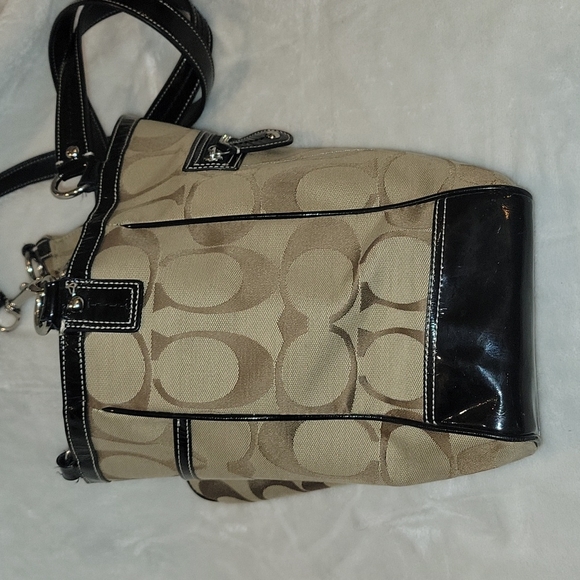 COACH large tote - Picture 5 of 11